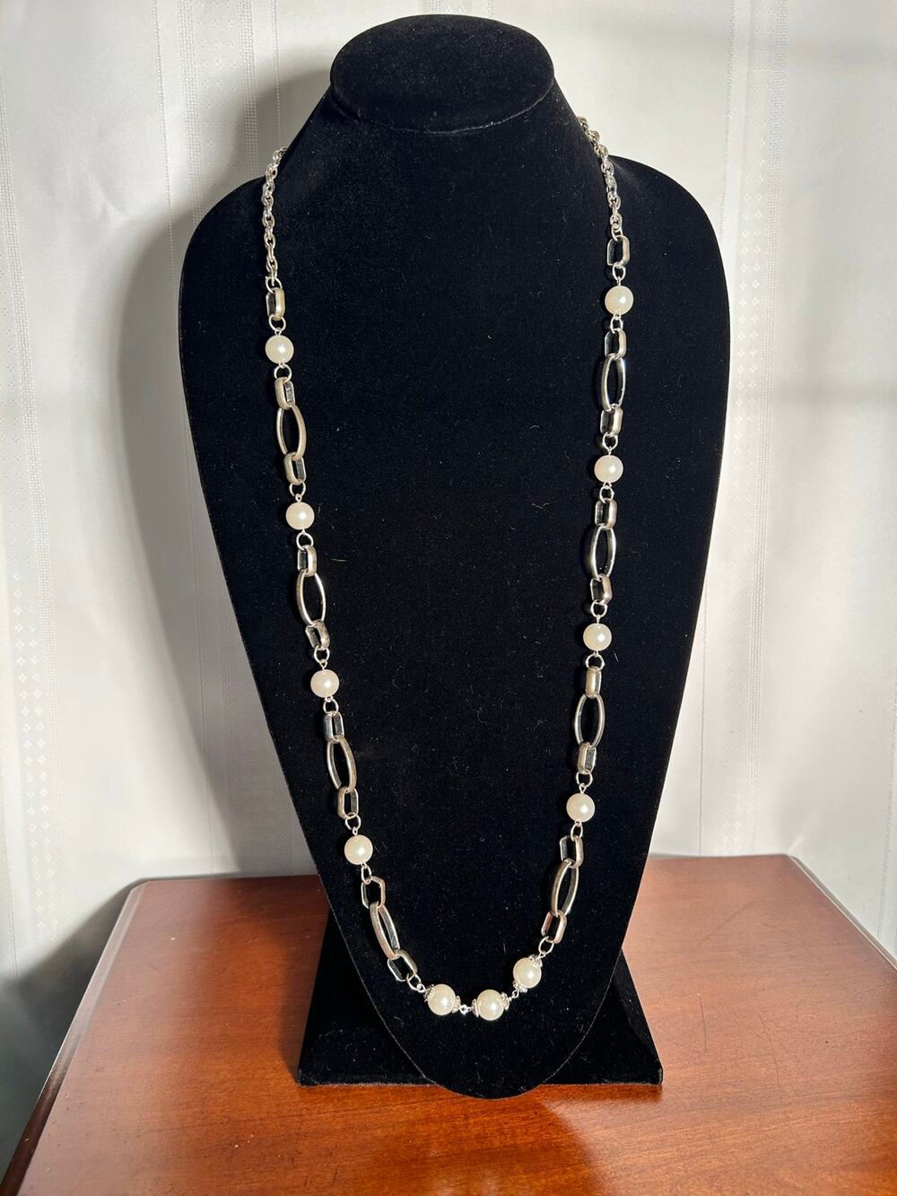Silver Tone Faux Pearl Station Necklace Oval Open Link Chain Classic Elegant